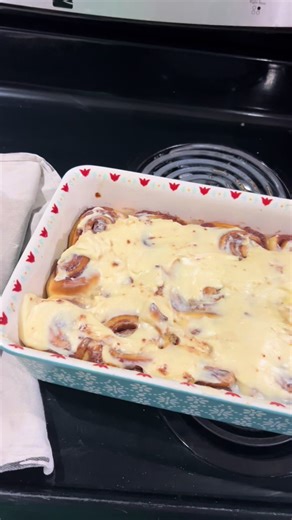 Homemade cinnamon rolls. Not exactly a breakfast bake as it takes hours. But you can freeze or refrigerate before the bake. #cinnamonroll #breakfastideas #holidaybaking
