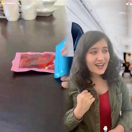 #greenscreen Where am I supposed to put my legs 🙃 #airplane #nicoledelacruz #nicolemariedlc