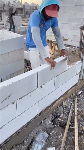 Mastering Lightweight AAC Block Laying: A Builder’s Precision