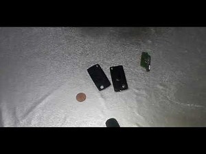 Comment changer la pile de la télécommande de la Citroen C3 MK1 - Peugeot 207