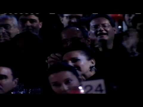 Bruce Springsteen accepts award at Rock and Roll Hall of Fame inductions 1999