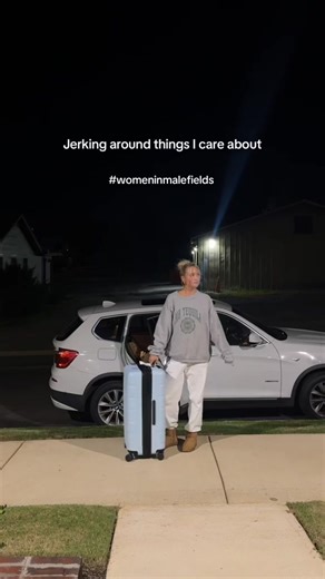 1.3K views | Reminder just bc ur going home for Thanksgiving doesn’t mean to text ur ex bf | Marissa Ayers | Facebook