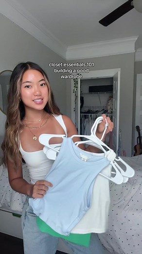 Building a Good Wardrobe with Closet Essentials