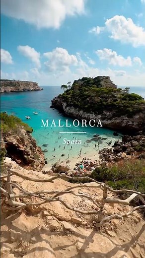 🇪🇸 30+ things to do in Mallorca ⬇️⁣ ⁣ 🏖️ BEACHES⁣ Calo des Moro, Cala s’Almunia, Cala Llombards,