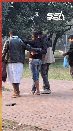 A supporter of Khaleda Zia was attacked by people while leaving the party after her speech. I Sea...