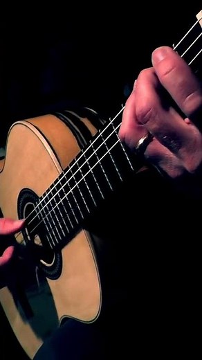 SPANISH ROMANCE - Classical Guitar - Robert Lunn