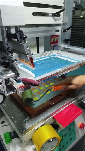 Large-area silk screen printing of logo on silicone buttons #CustomSiliconeProducts #Shorts #OEM