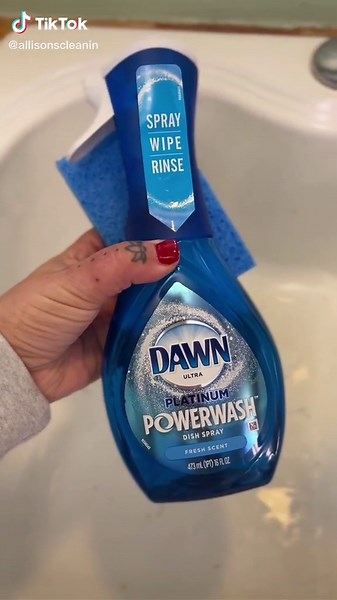Today I'm deep cleanin with my partner in crime #dawnpowerwashdishspray #spraywiperinse #dawnpartner