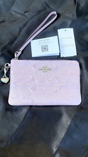 Authentic Coach light violet wristlet with heart charm $11,800 #coach #fyp #coachwristlet #viral #smallbusiness