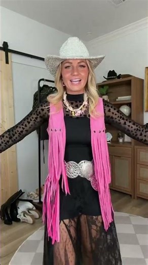 Here is How This Sleeveless Vest Completed My Outfit!
