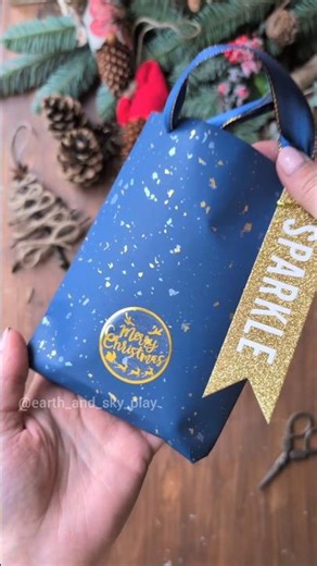Make your own Gift bag hack using wrapping paper #diygiftbag #giftwrapping #giftbags #diycrafts