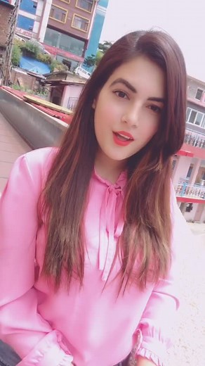 Btao kahan ptaoge? 🤣 #duets #duetwithisha #trending insta: iguptaofficial