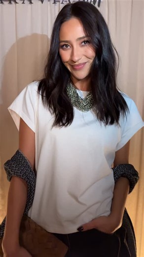 9.5K views · 58 reactions | @shaymitchell y @belindapop nos dan un primer vistazo a la nueva colección de Lorena Saravia x H&M desde la fiesta de lanzamiento. | Vogue Latam | Facebook