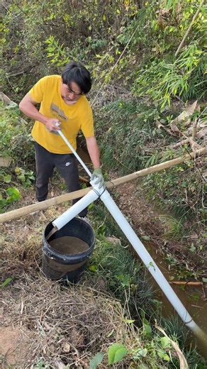 Simple and practical, a diy PVC hand-operated water pump.