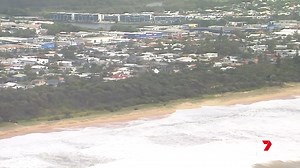 SES crews are on standby to help residents in the Darling Downs prepare, as Cyclone Alfred prep kicks up a notch on its way towards the Coast. And locals are helping each other out before the expected downpour arrives. 7NEWS at 6pm. 📱Download the 7NEWS app: 7news.link/7newsapp #7NEWS | 7NEWS Toowoomba
