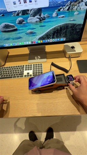 Creative Cyber Pickup Truck Model Three-In-One Charger.#bracket #airpods #iwatch #iphone17promax