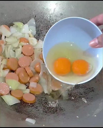 #ผัดมะกะโรนี ใส่ #ไส้กรอก #คหกรรมอินเตอร์