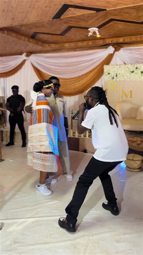 Besides Ma-Dance A Mukalaha At The End Of The Video 😅🔥Mutshato Wa Rofhiwa Na Mashau Wovha Wo Nakesa. Thanks A Million Times For Booking “Auty Yadzi Love Songs”. #Proheed #wedding