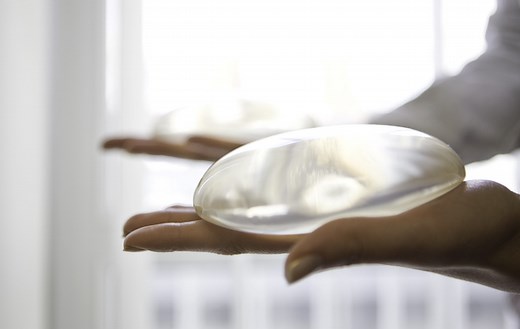 Breast implant illness: Diagnosing and treating its many complex symptoms | Plastic Surgery | Women's Health | UT Southwestern Medical Center