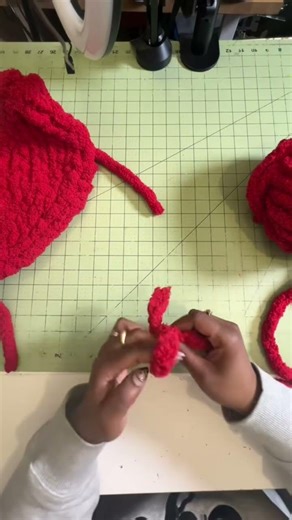 Heart Pillow Tutorial #beginnerknitting #handknitting #HandCrochet