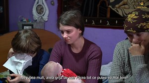 524K views · 10K reactions |  Drama familiei care care a pierdut mama ne-a mișcat profund. Modul în care putem descrie acest lucru sunt cuvintele tatălui: prea șocant. Durerea care încă o resimt copilașii cu gândul la mama lor chiar și la 6 luni distanță ne-au zdruncinat și pe noi... ️Putem împreună să reconstruim un viitor mai bun acestor copii. 欄Implică-te și tu! | Frații Strugariu | Facebook