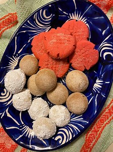 Polvorones con Anis y Canela~Mexican Wedding Cookies