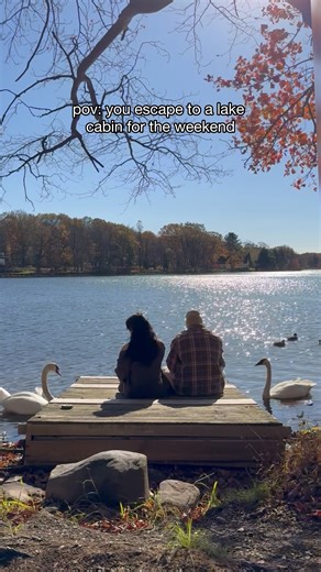 #cabinlife #getaway #cabingetaway #poconos #couplegetaway #coupleshorts #lakehouse