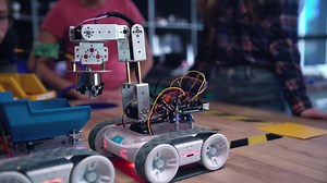 Sphero RVR 史上最强大的编程画布机器人！