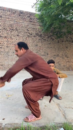 “Epic Prank Gone Wrong! 😂😱 Testicles Attack!” #EpicFail #FunnyPrank #OopsMoment #Hilarious #Unexpected | Funwith3khans