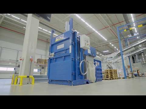 Papierpresse AutoLoadBaler im Einsatz bei der Röthlein Logistik/ AutoLoadBaler at Röthlein Logistik