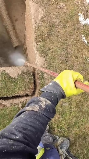 Jack Snowdon on Instagram: "What’s the most satisfying job you’ve ever had?🤔 #oddlysatisfying #oddlysatisfyingvideo #job #work #working #hydrovac #asmr #asmrvideo #hydrovac #operator #swamper"