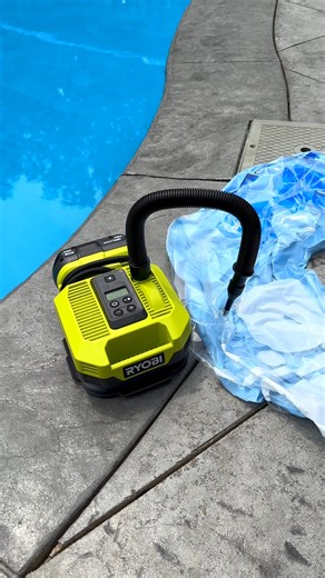 Featuring an upgraded quick-connect air chuck and 160 PSI with auto shut-off, this tool makes it easy to fill car tires, bike tires, sports balls, and more. Now part of RYOBI DAYS. Shop the 18V ONE Dual Function Digital Inflator/Deflator for less at https://bit.ly/4nmsFOT 🛒 | RYOBI Power Tools Canada