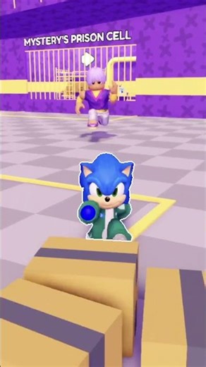 Running Through the Prison Hall – Scary Day Escaping Roblox Creatures