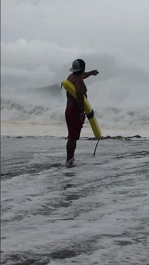 Felt like a Tsunami was coming #puertoescondido #surfing #surf