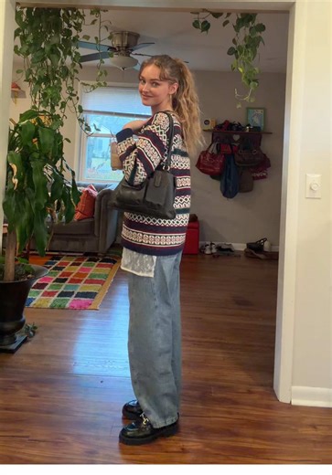 Coffee shop fit!! #ootd #outfitoftheday #winterstyle #thriftedfashion #fitcheck