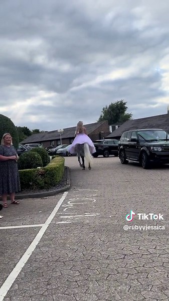 Best Prom Entrance Ideas: Rapunzel-Themed Inspiration