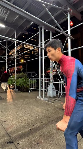 Clocked out from 9-to-5… clocking in to save the city. 🕷️💼🌃 KEEP GOING #spiderman #swing #workout #nyc #training #newyork #pullup #work | Travis Nguyen