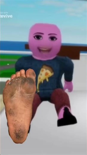 Changing outfits in Roblox