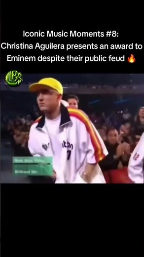 Pure 2000s MTV chaos at its finest 😏 Aguilera VS Eminem