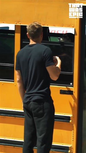 204K views · 5.4K reactions | Helping Out a Stranger Who Calls a Bus Home! | ThatWasEpic | Facebook