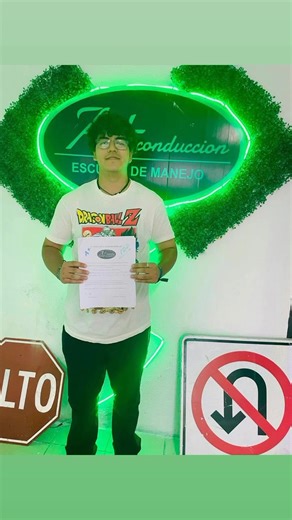 🚗🚦NUESTROS ALUMNOS APROVECHANDO SU CURSO DE MANEJO🚗🚦 🛑CURSO DE MANEJO $1500🛑 🛑🚗GRACIAS POR SU PREFERENCIA🚘 🛑CURSO DE MANEJO COMPLETO🛑 -Clase Teórica ✍🏻📝 -Clase Práctica🚘 ✅Instructores capacitados.👨‍🏫 ✅Seguro Alumno-vehiculo. ✅Especialistas en personas nerviosas. Llámanos o manda un WhatsApp al: 📲81 1314 3619 Y agenda tu curso ya! | Escuela de Manejo A conducción