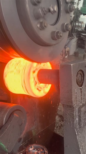 Industrial Ring Rolling – How Iron Blocks Are Compressed & Shaped #machine #factory #process #stamping #forging #manufacturer #producer #technology #industrial #iron | Inside the factory