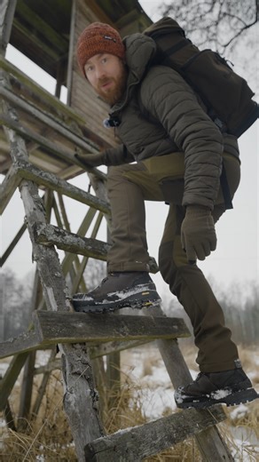 ᴋᴏʟʙᴀ.ᴘʟ on Instagram: "Jak BEZPIECZNIE korzystać z ambony? Poradnik dla każdego! 🦌🌲 Ambona nie jest tylko dla myśliwych. To świetne miejsce, by obserwować naturę, robić zdjęcia i podziwiać zwierzynę w jej środowisku. W tej rolce pokazujemy krok po kroku, jak wejść, usiąść i zachować się na ambonie, aby było to w pełni bezpieczne — nawet jeśli nigdy wcześniej na takiej konstrukcji nie byłeś. Dowiesz się m.in.: • jak sprawdzić stabilność ambony, • jak bezpiecznie wchodzić i schodzić, • jak zach