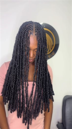 😂😂doing tiktok trends actually so funny 😭. Anyways book your textured faux locs thank ya! ❤️@Stylist #jamaicatiktok #fauxlocsja #texturedlocs