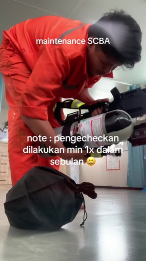 sekarang cek tabung O2 dulu 🤣 #maintenance #scba #firefighter #fyp