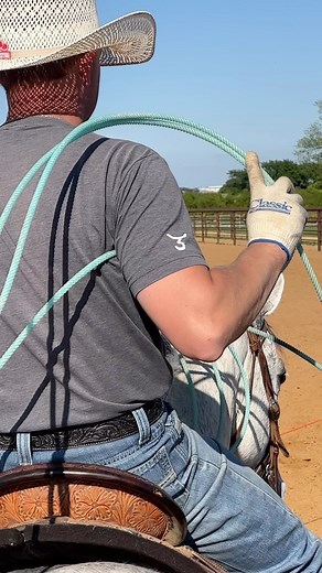 My Martin. My Ride. #martinsaddlery #teamroping #companycowboyskeep #mymartin #customsaddle #madeinusa | Martin Saddlery