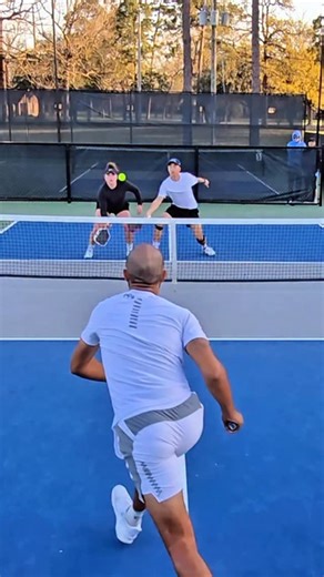 Allie knows what’s best for the team 😂 Clothes: @centerlineathleticsllc (code KEVINDONG saves 20%) Insoles: @teamvktry (my profile link saves you 20%) Paddle: @luzz_pickleball_official Inferno (code KEVINDONG saves you 15%) Follow @kevindongpickleball for more pickleball highlights, tips, and clips #propickleball #pickleballtips #kevindongpickleball #alliereichert #ppa | Kevin Dong Pickleball