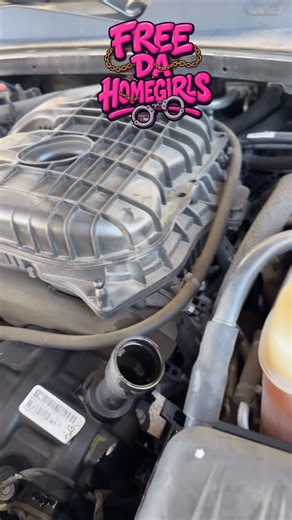 Fatimah 🌙 Shadè ✨ on Instagram: "🤦🏽‍♀️🤦🏽‍♀️ This is what happens when your HUSBAND really don’t give a fuck about you, you end stuck on the side of the road with your child for over a hour!!!!! Smh… and I called this mf multiple times back to back over a hour ago and still got no reply!! 🗣️🗣️ Screaming FREE DA HOMEGIRLS till the wheels fall off!! #emotionalabuse #narcissistic #narcissisticabuse #emotionalintelligence #freedahomegirls"