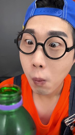 I want to eat water jelly, too. Water jelly. Water jelly 나도 물젤리 주라.. #틱톡푸드 #asmr #mukbang #이건어떤맛일까 #여름을먹다 #food