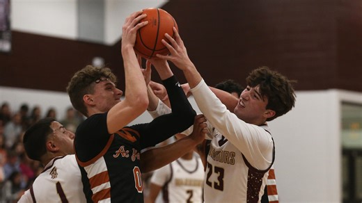 Beeville seniors help basketball team add to historic season